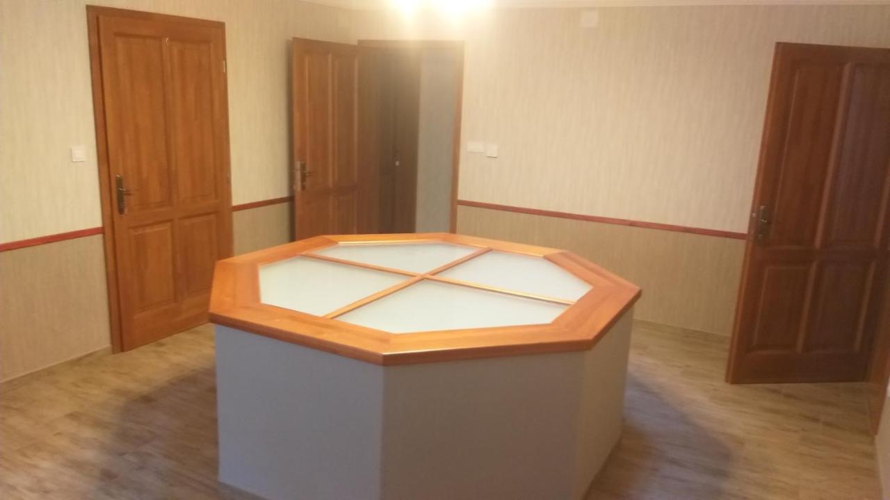 Karpatia Vendeghaz 1201 Будапеща Екстериор снимка